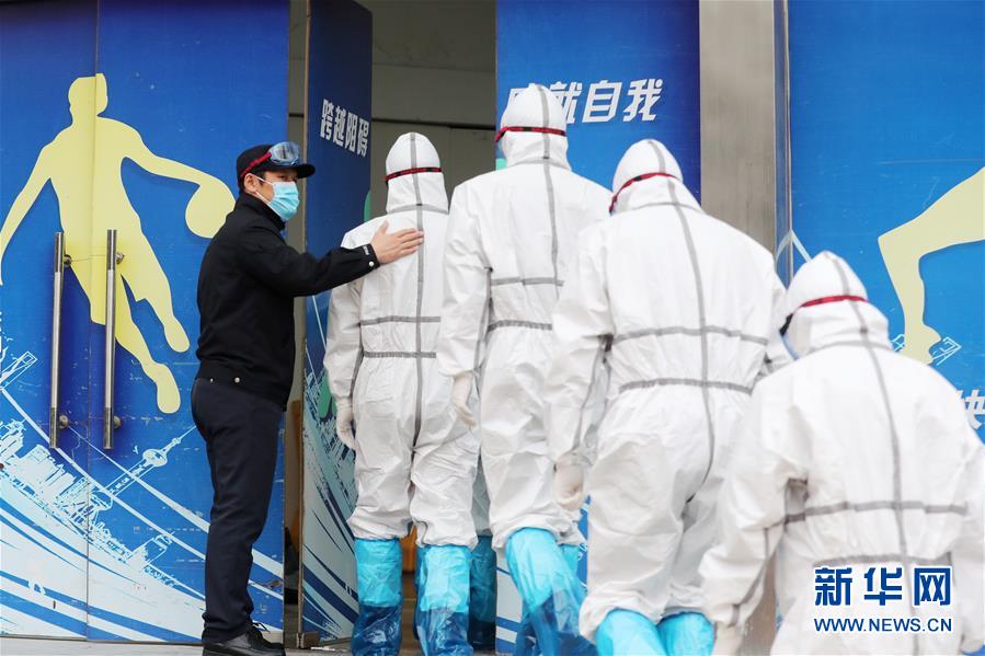 （習近平致敬的戰(zhàn)“疫”英雄·公安干警篇·圖文互動）（2）他們，抗疫一線鑄警魂