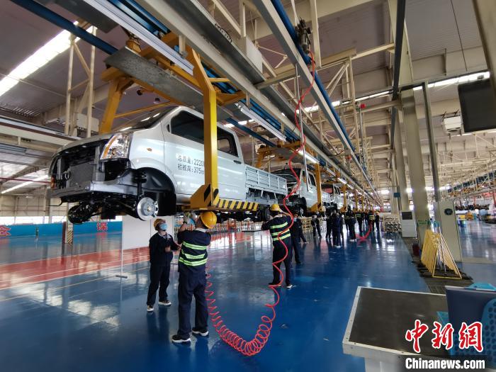 4月初，成功汽車全面復(fù)工復(fù)產(chǎn)。尤其是隨著疫情得到控制，該公司的生產(chǎn)力度也不斷加大?！「唢w 攝