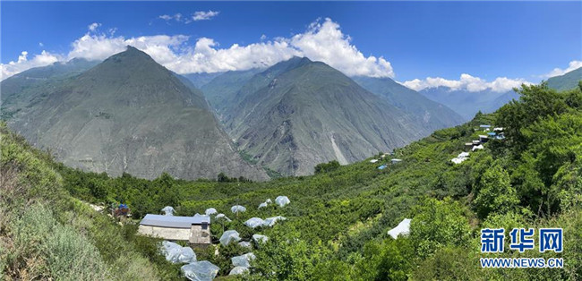 （圖文互動(dòng)）（1）雪山草地展新貌——四川阿壩州脫貧奔小康紀(jì)實(shí)